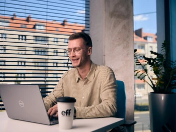 Zdjęcia pracowników DUNI EFF przy pracy