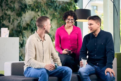 Zdjęcia pracowników DUNI EFF przy pracy