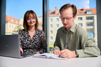 Zdjęcia pracowników DUNI EFF przy pracy